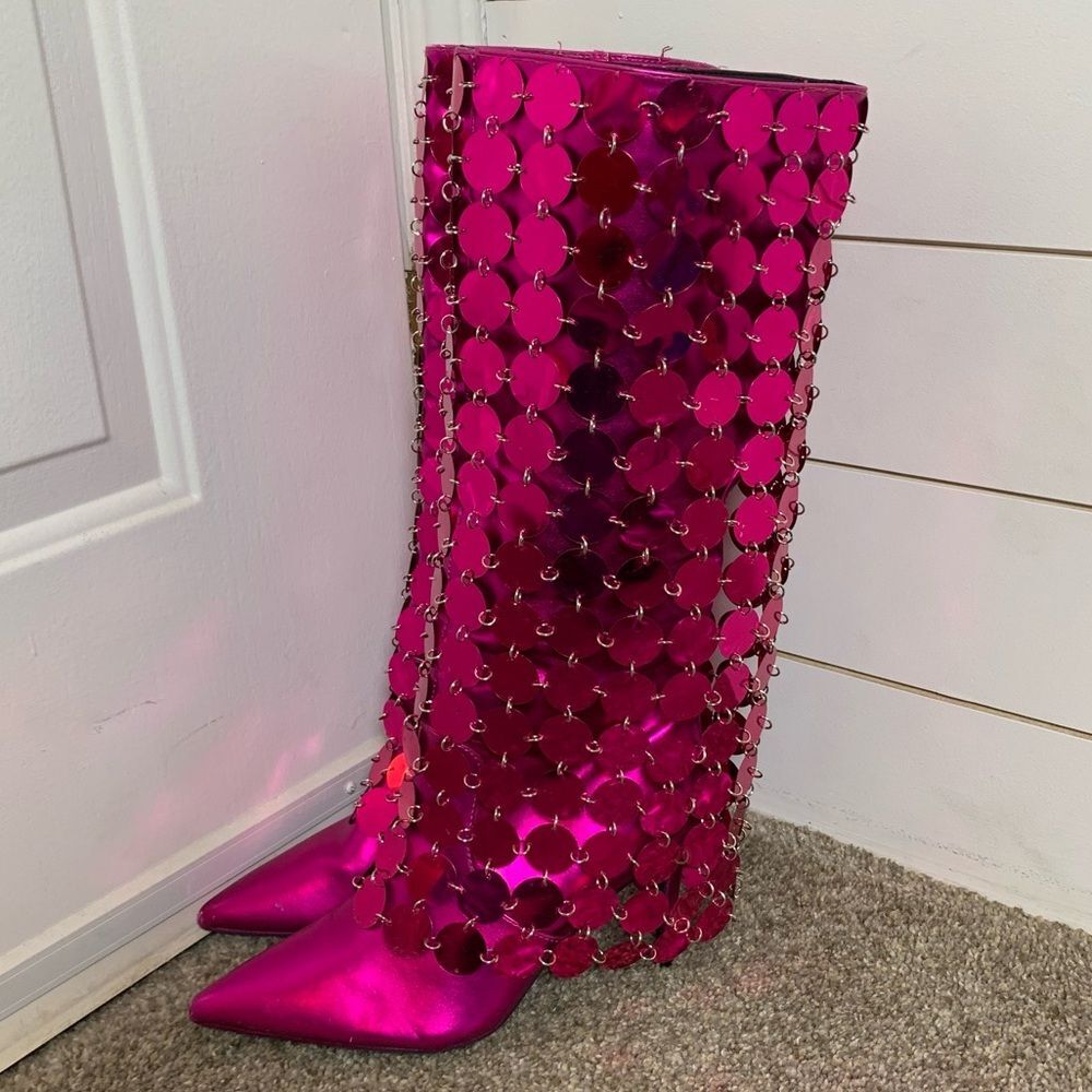 Azalea Wang Carmelita Fushia metal disc boot. Woman’s size 7 disco 70s party